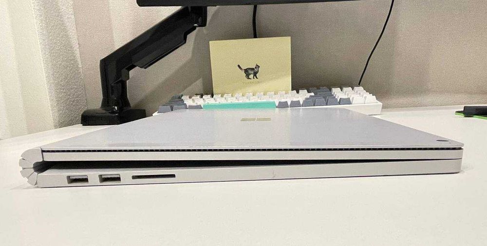 Microsoft Surface Book 2 Intel i7-8650U 15 GTX 1060 6gb, 16 GB 256 GB