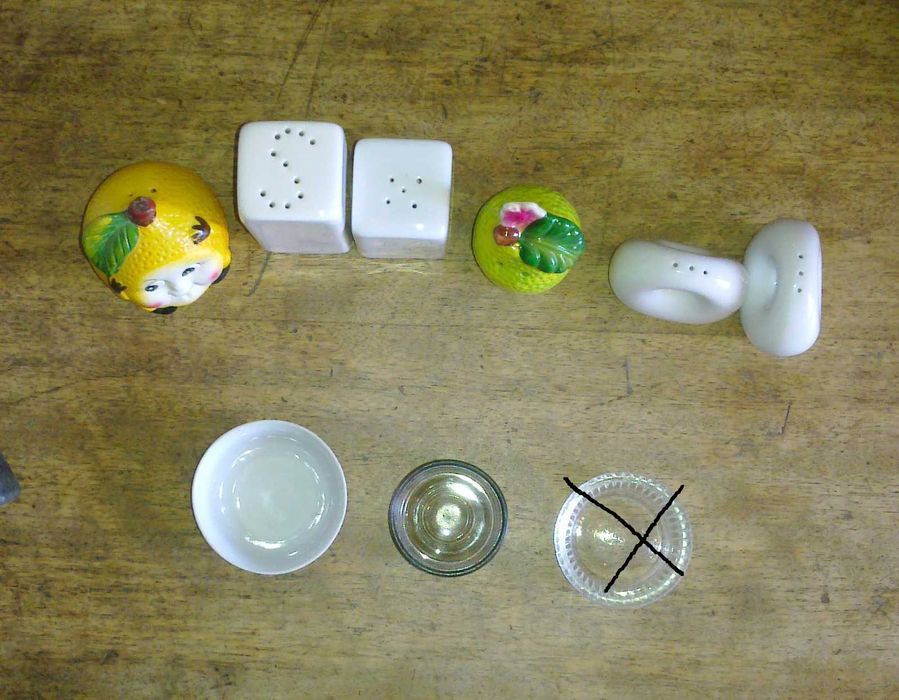 Спецовники,  Диспенсер для драже,