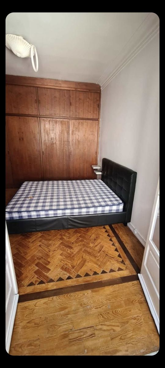 Alugo quarto em Alvalade a 3 minutos a pé do metro do Campo Grande