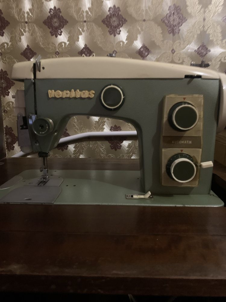Продам швейную машинку Veritas 8014/38