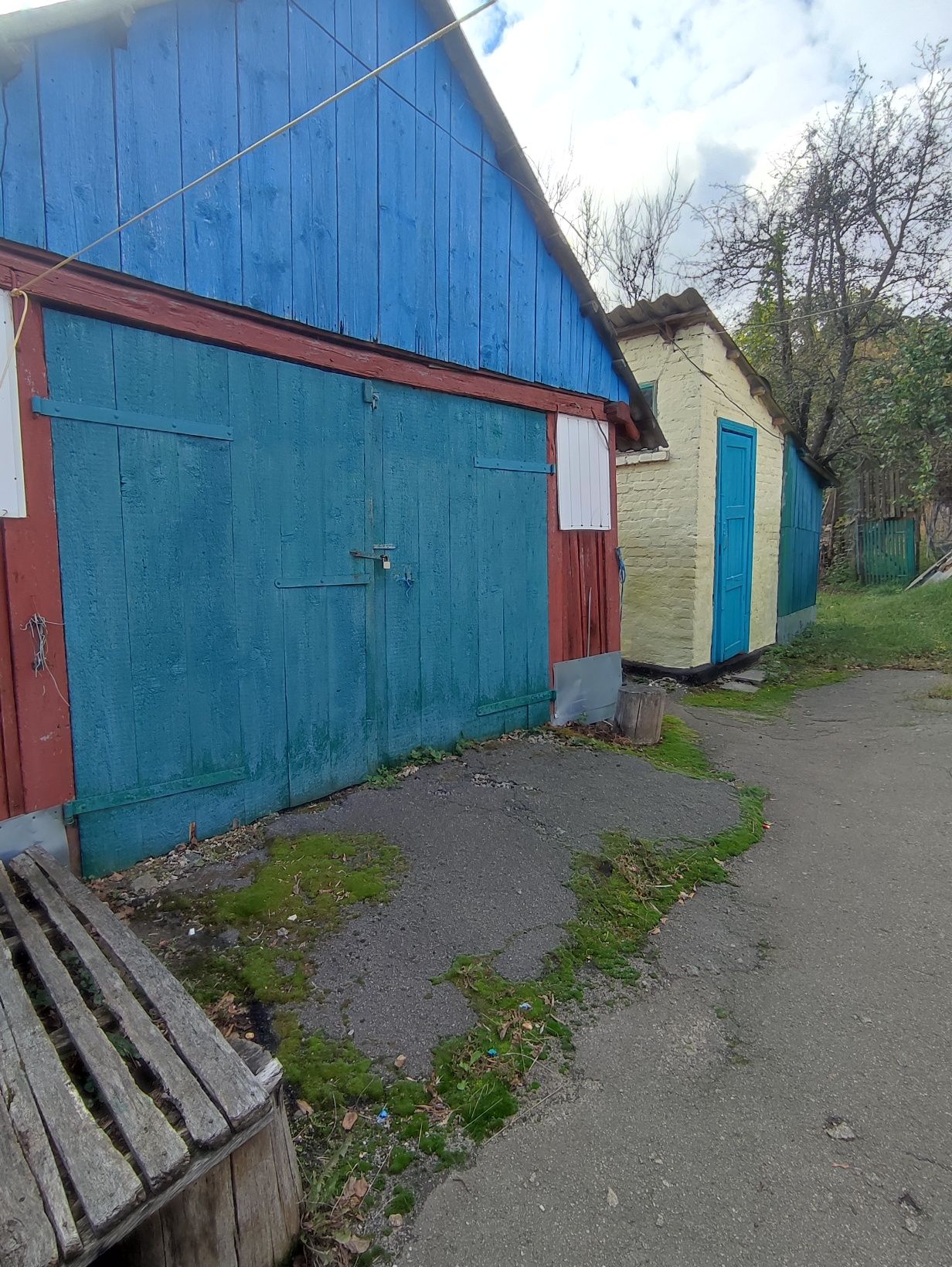 Продам пів будинку на 2 поверхи