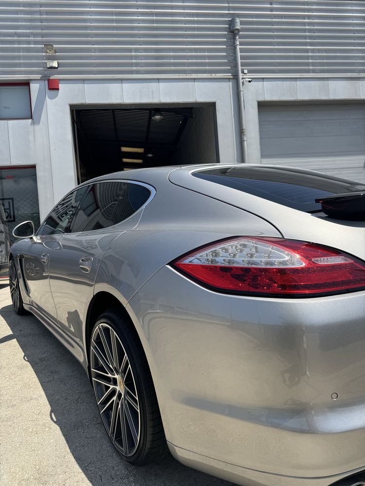 Porsche Panamera S