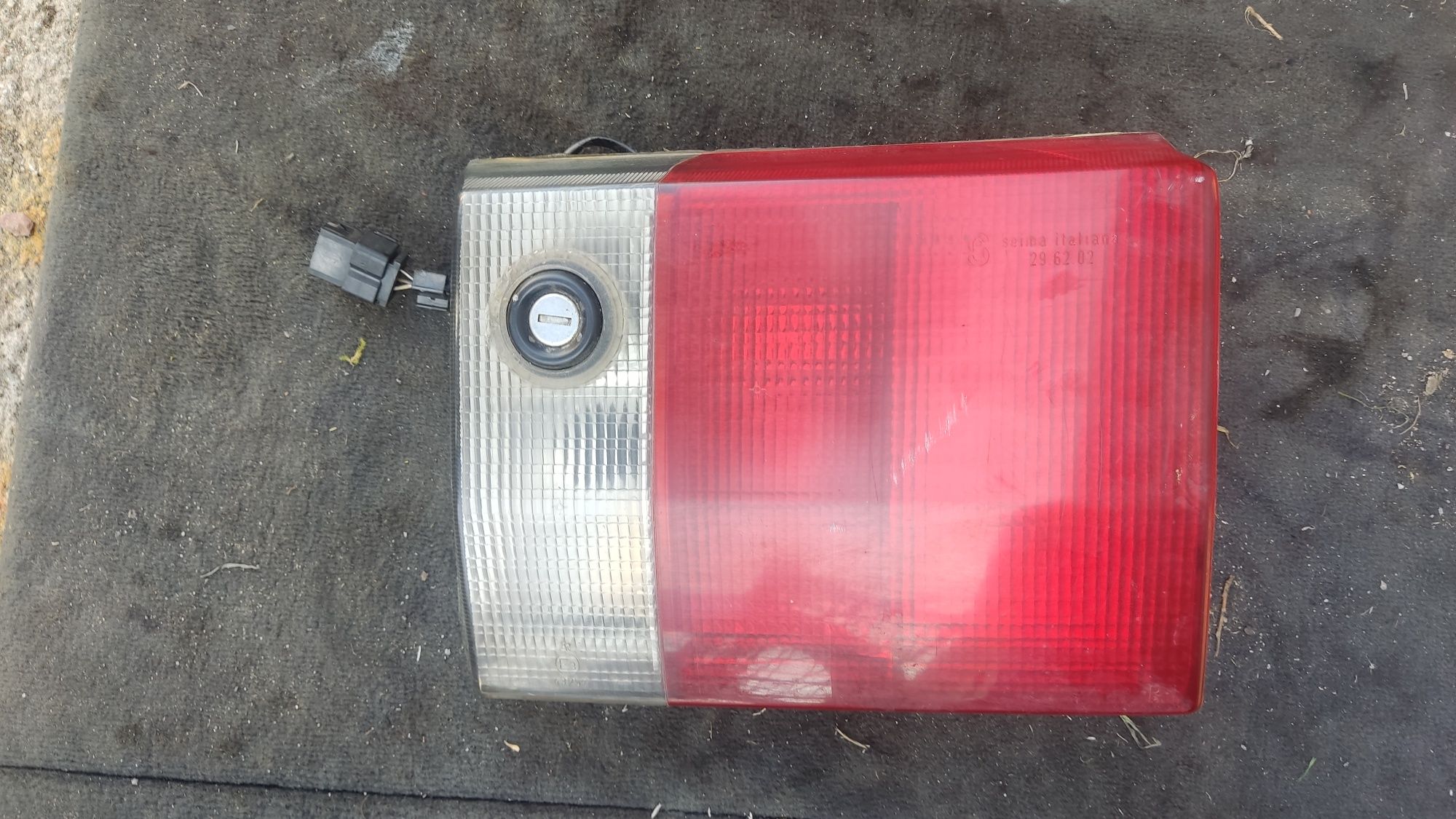 Lampa tył w klapę Audi 80 90 b4 kombi