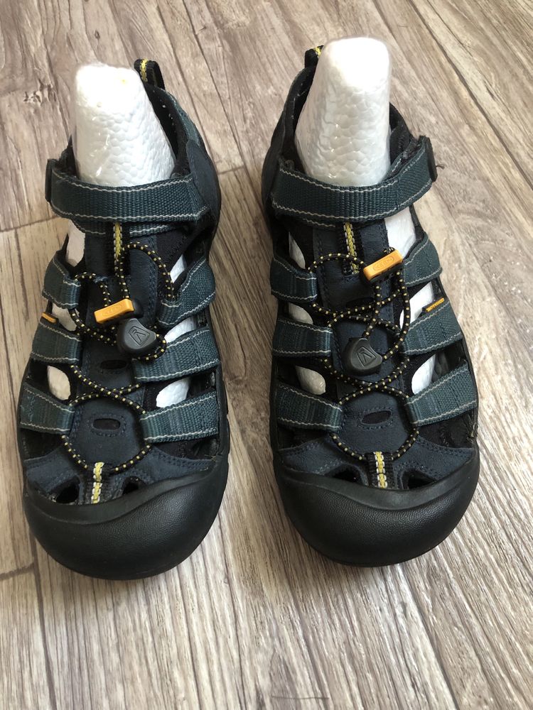Комфортні чоловічі сандалі від keen