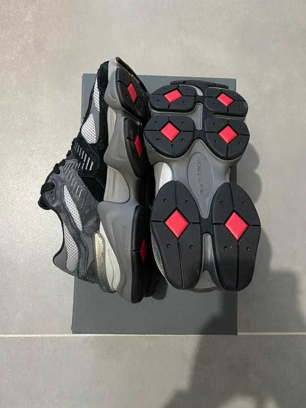 Trampki NewBalance 9060 Black r.37