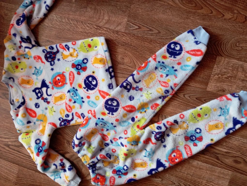 Продам тёплые махровые детские пижамы,вещи на мальчика