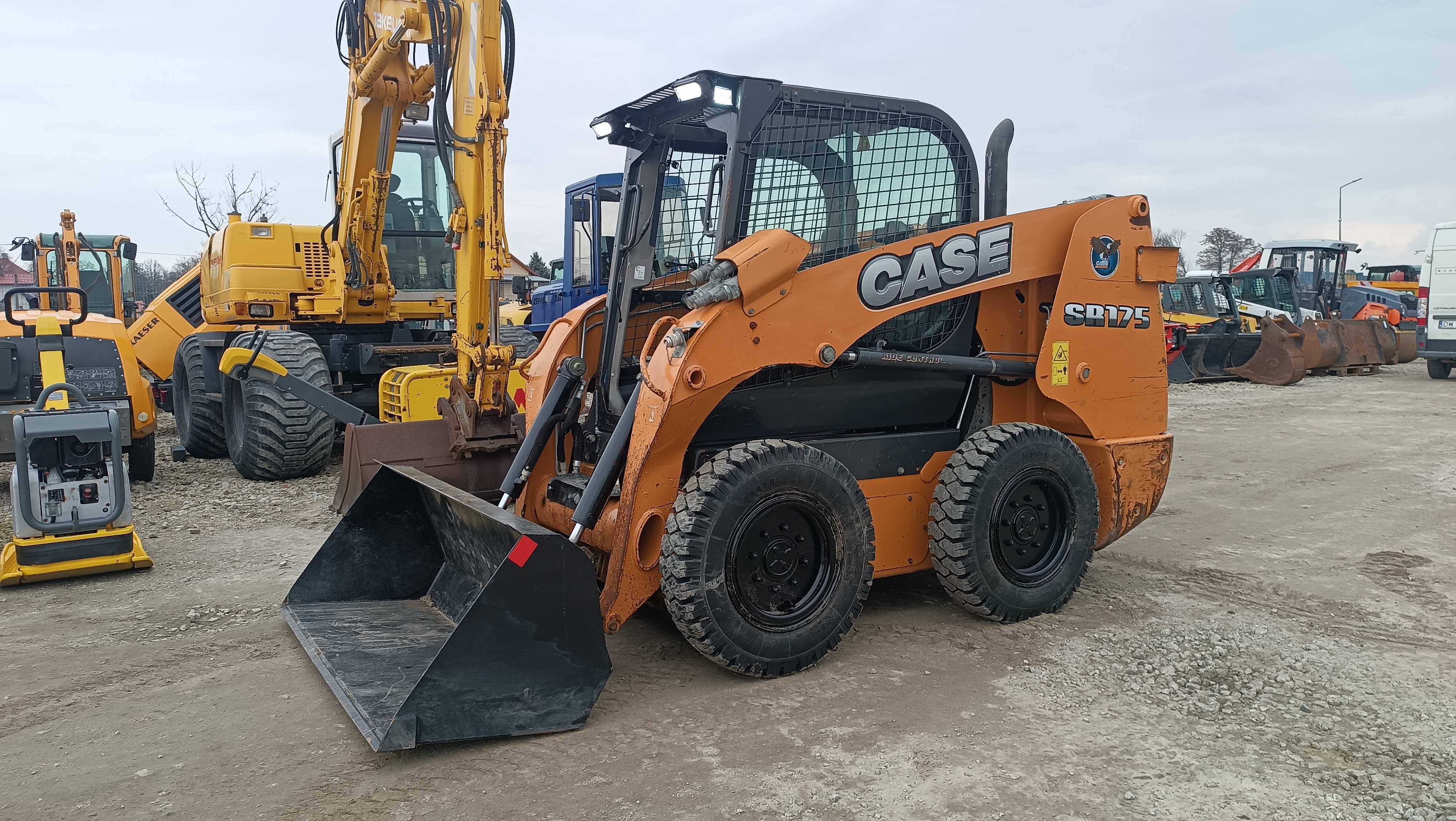 Miniładowarka CASE SR 175 / 2.9t! / Bobcat S 530 130 JCB 160 ROBOT