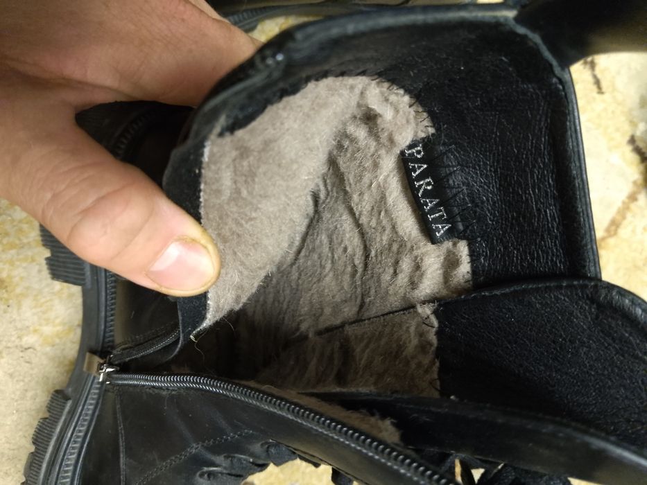 Срочно продам зимние ботинки женские