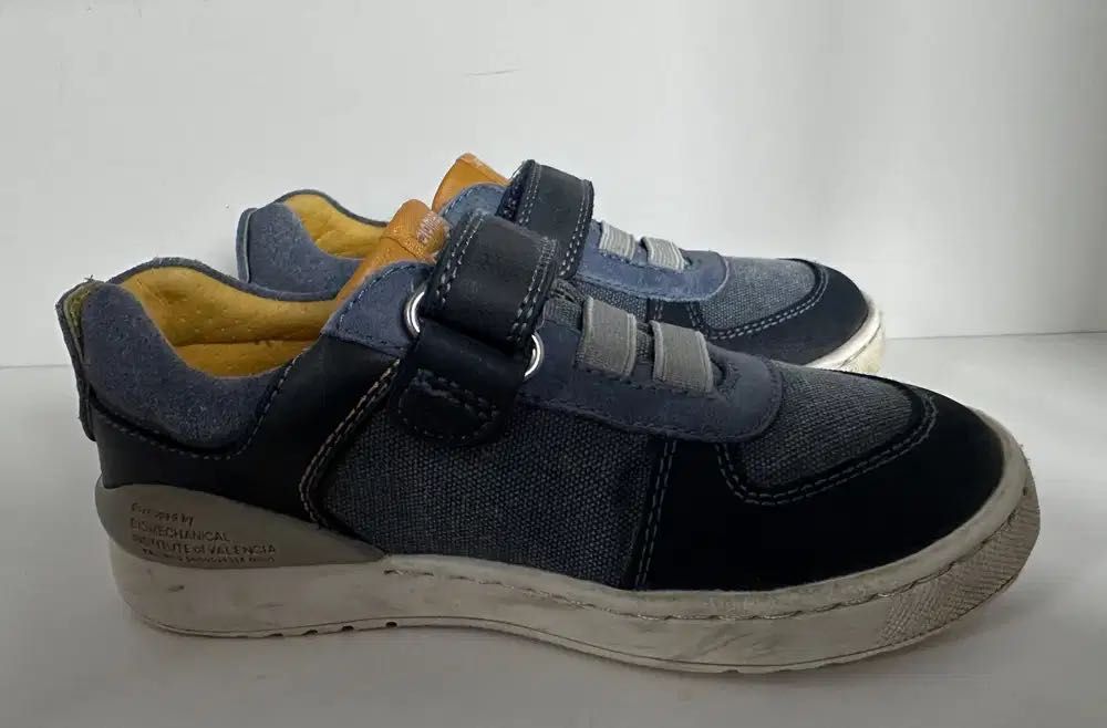 Buty dla chłopca Biomecanics rozmiar 28