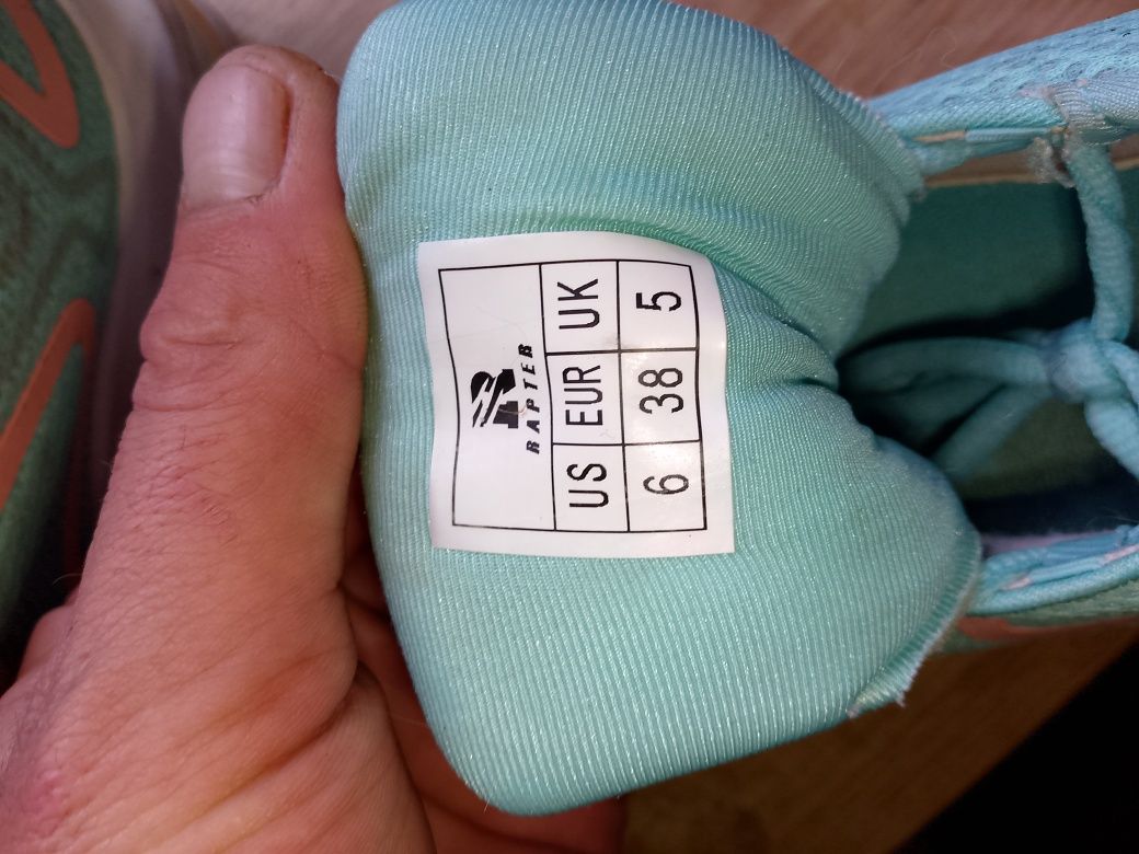 Buty sportowe ,,
