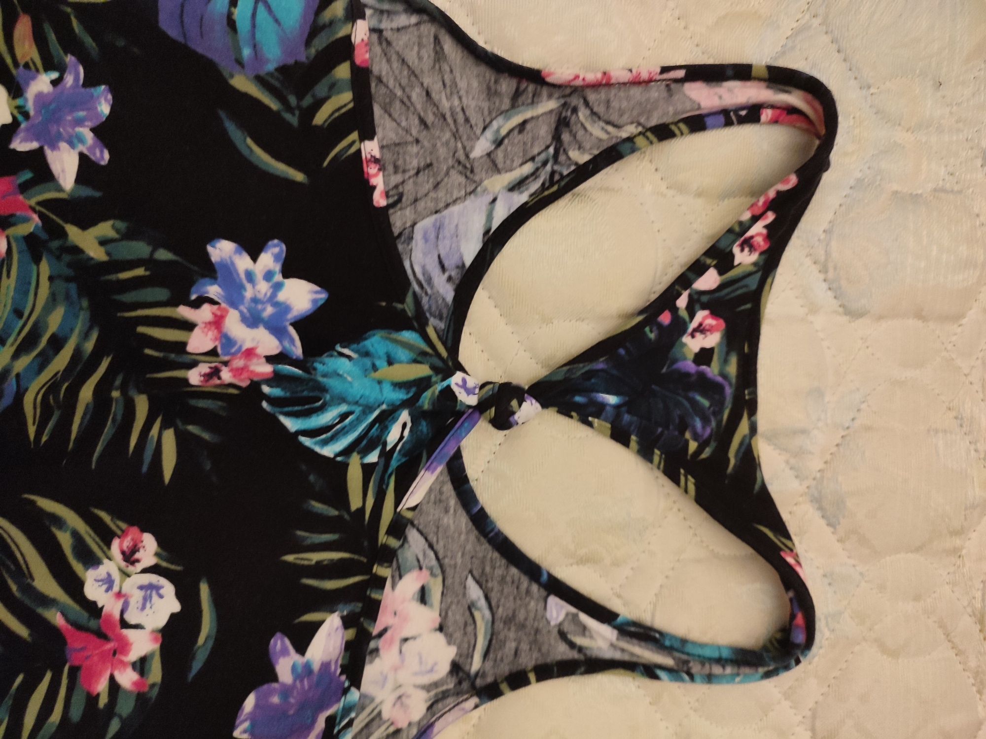 camisola de alças com estampa florida