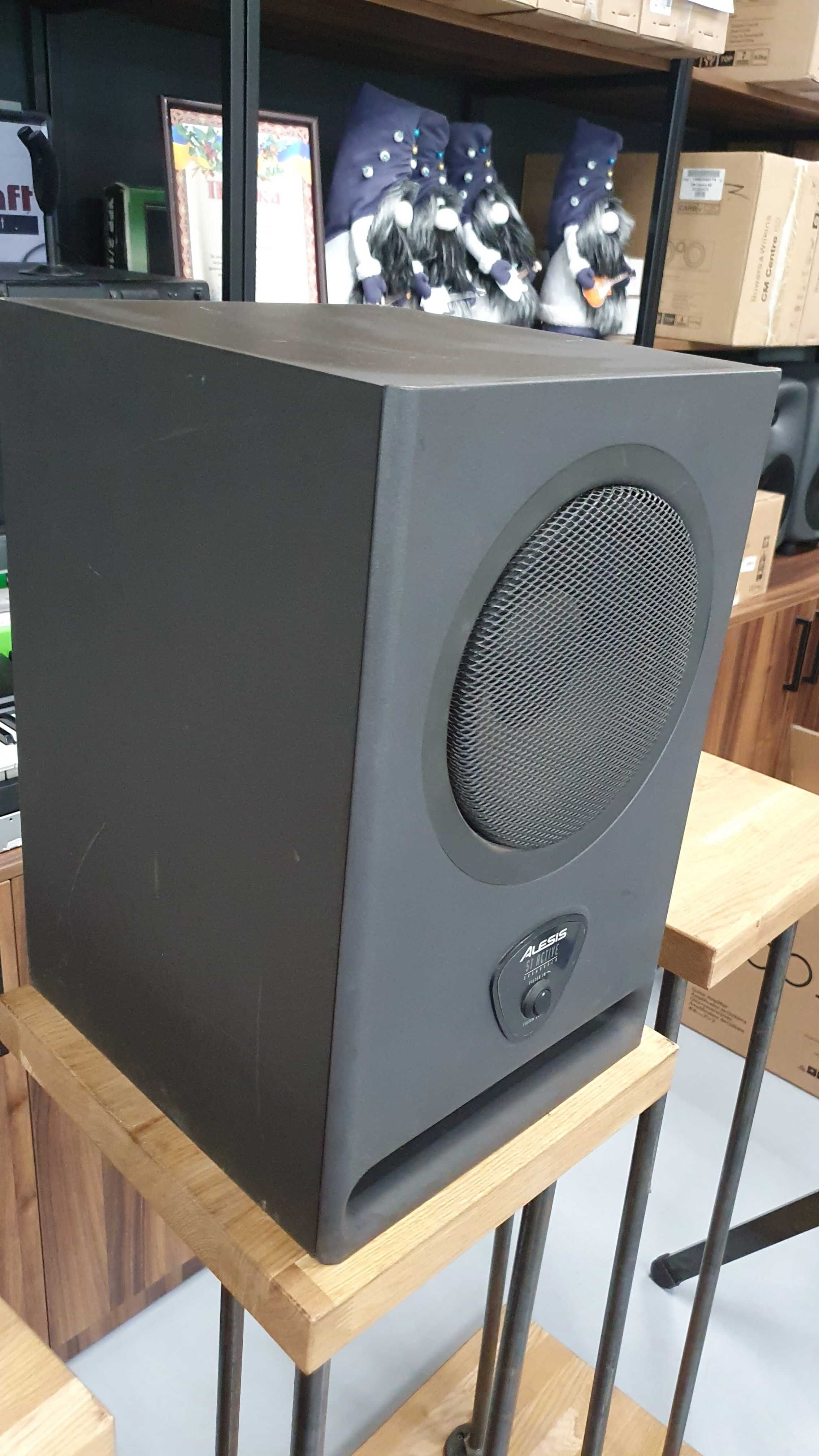 Alesis S1 Active Studio Subwoofer Студийный сабвуфер