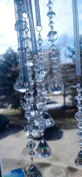 Zestaw na okno zawieszki na tasmie krysztalki koraliki jak firana