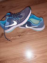 Buty Nike rozmiar 44 wkładka 28 cm