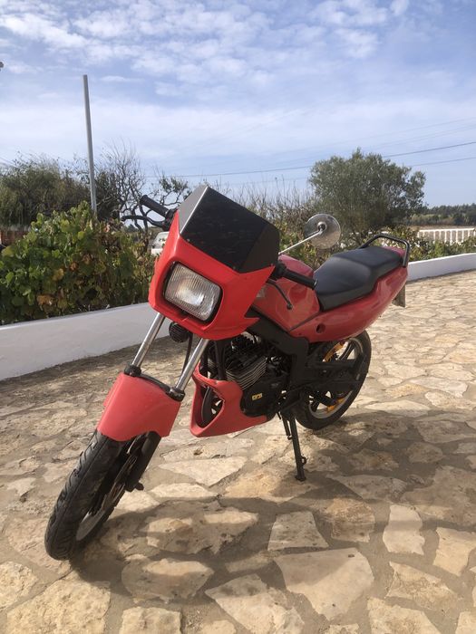 Macal Minarelli modelo trofeu