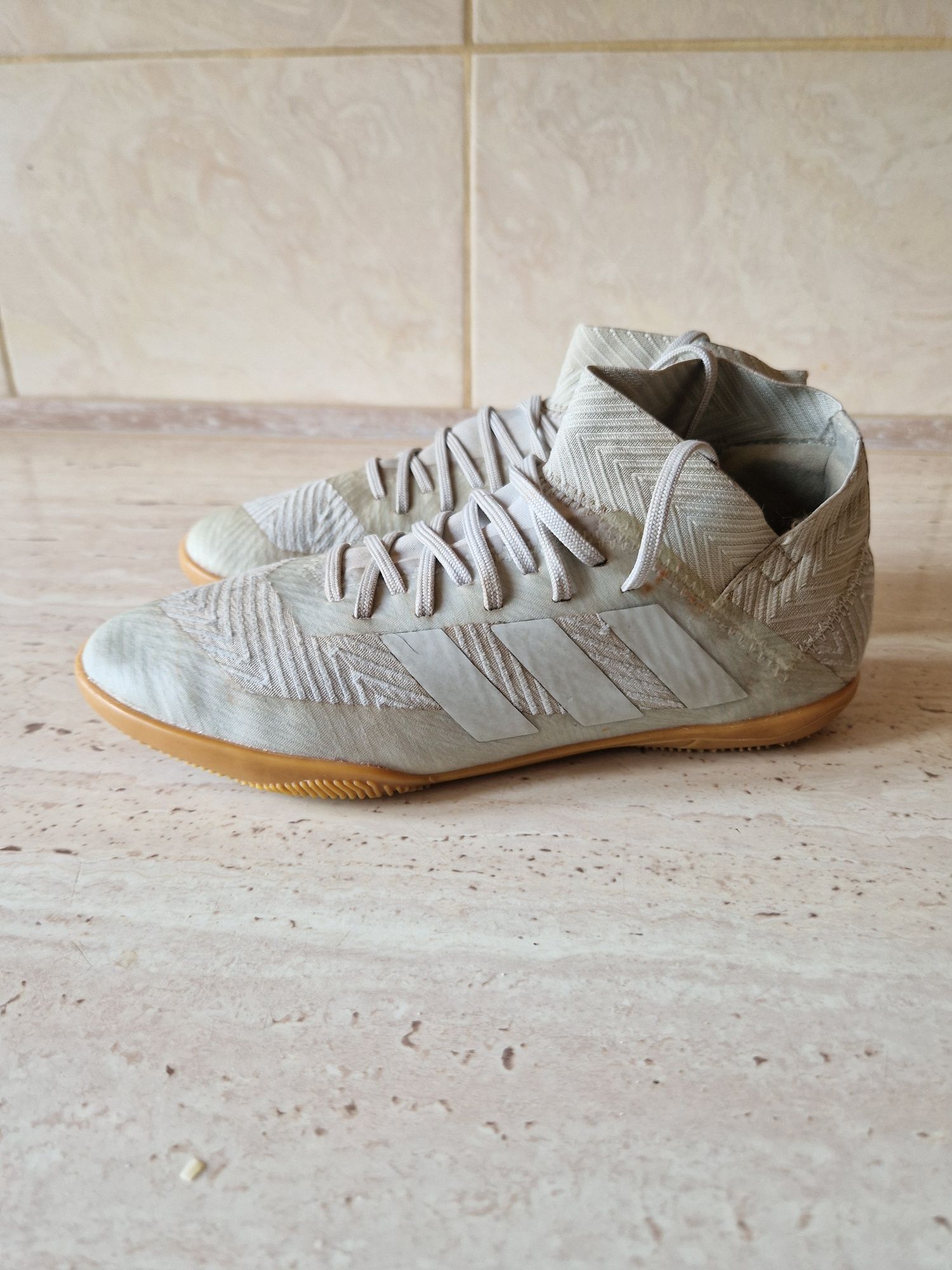 Halówki adidas Nemeziz r 36