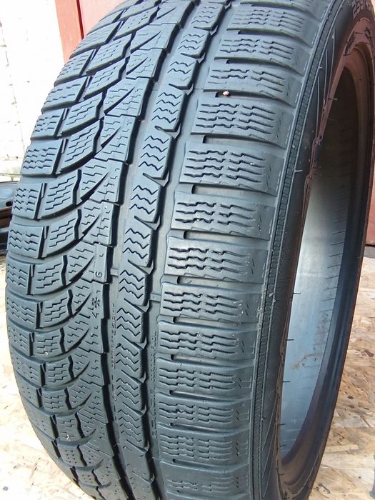 Шина 235/45/19 NOKIAN