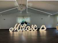 Wynajem napisów LOVE , neon , ciężki dym , stelaż  , miłość, lustro