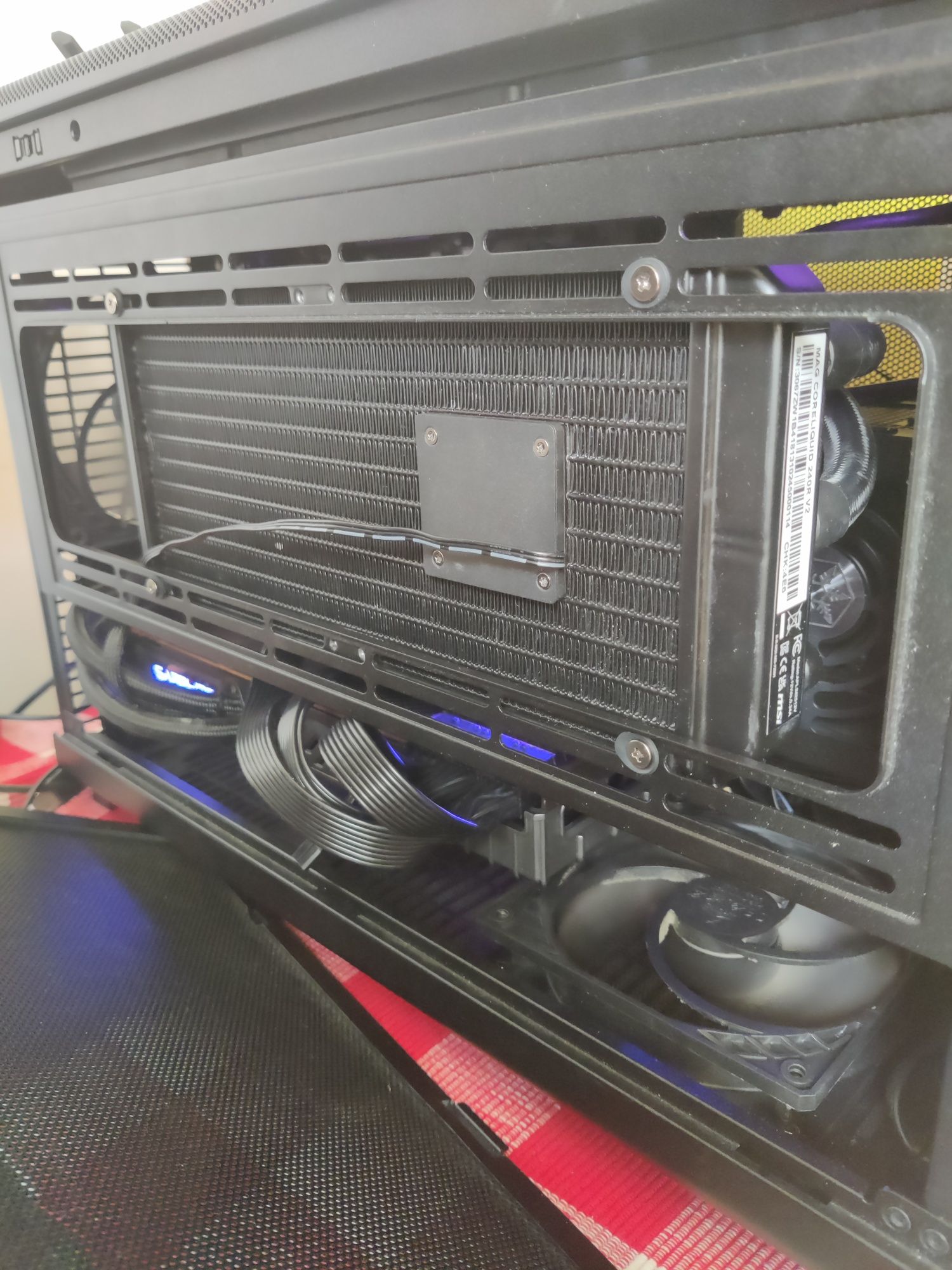 Продаю свій ПК,  Ryzen 5 7500f, 32gb ddr5, RX 6900 XT Extreme Edition.