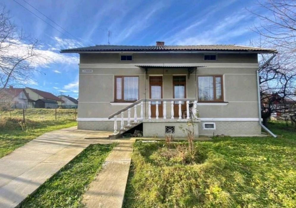 Продається будинок перед в'їздом у Трускавець.