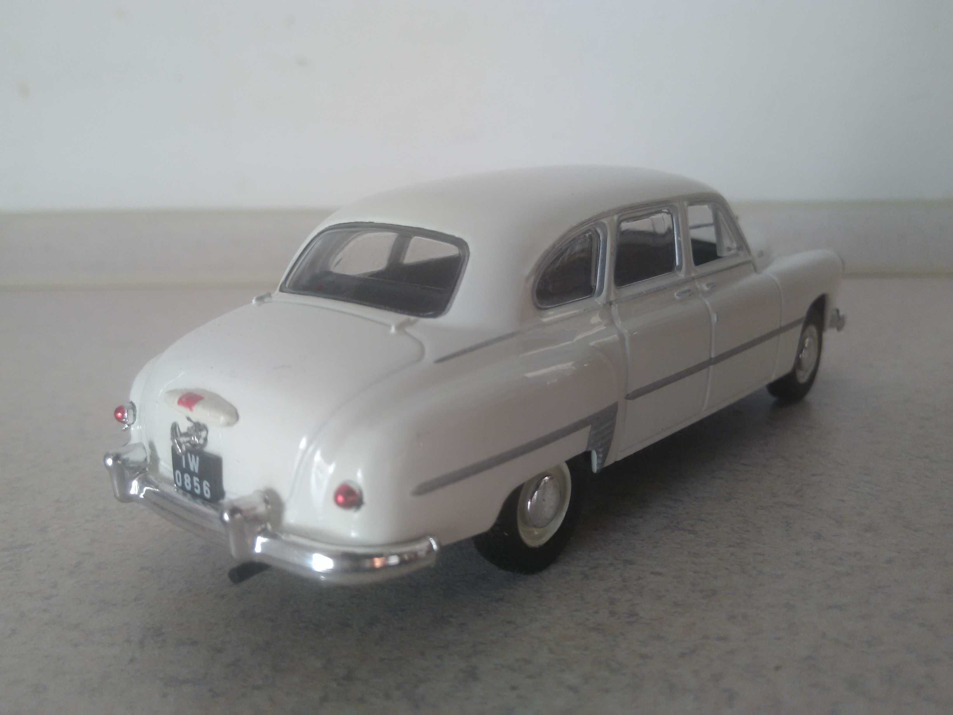GAZ 12 ZIM model 1:43 PRL auto retro zabytek ZSRR