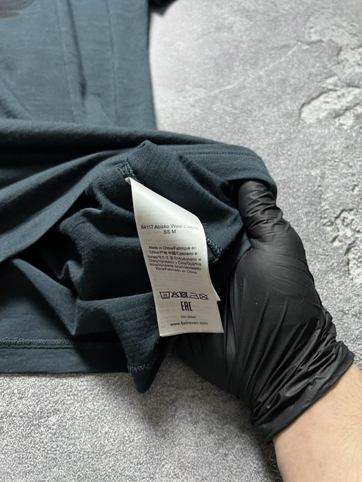 Футболка Fjallraven большой логотип биг лого L , lyle scott