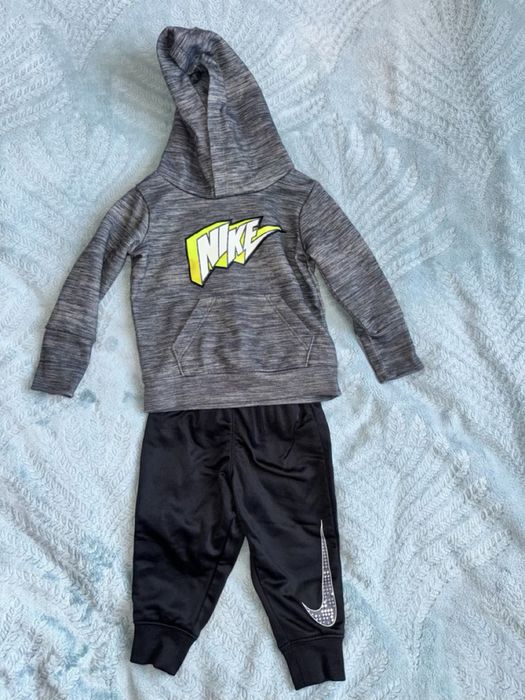 Спортивний костюм дитячий nike 12m