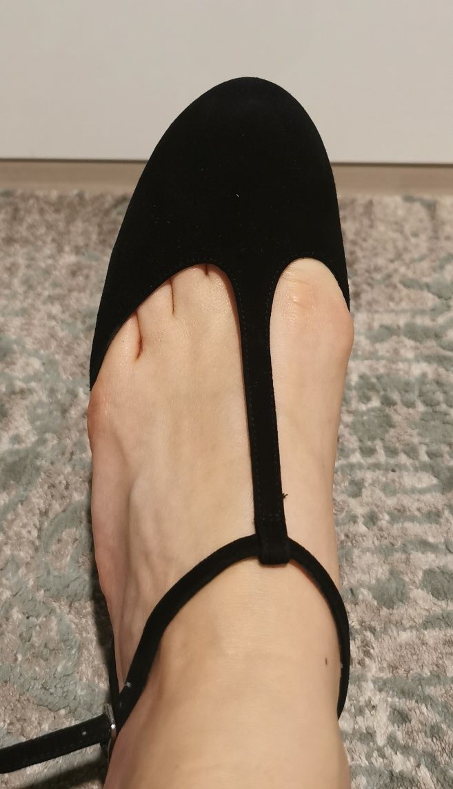 Buty na obcasie Unisa r. 40