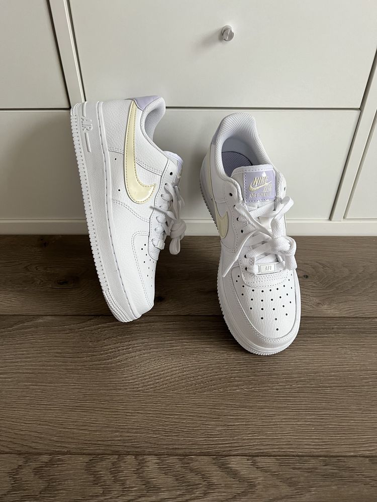 Кросівки Nike Air Force 1 07  FN3401-100 оригінал 37,5р