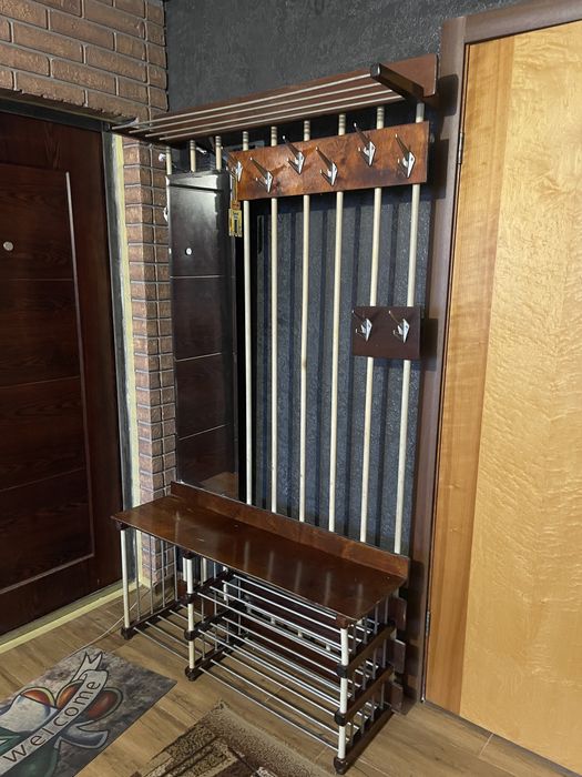 Міцний вінтажний вішак для одягу і взуття