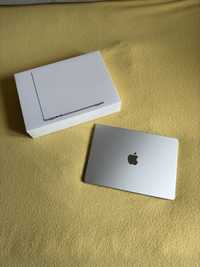 MacBook Air m2 13,6