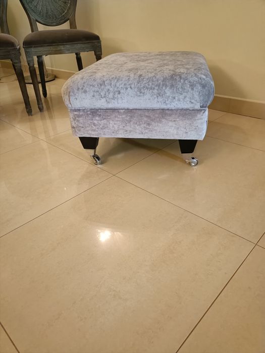 Puf de veludo ( banqueta)