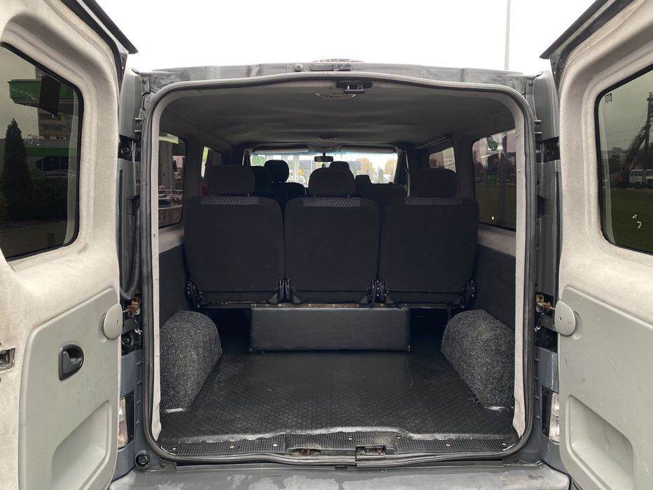 Продам Opel Vivaro 1,9 maxi база