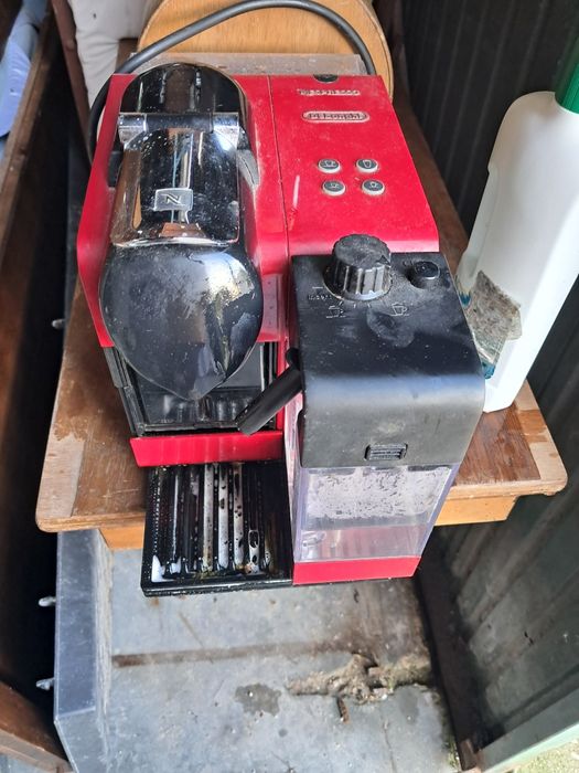 Maquina de café  e galões