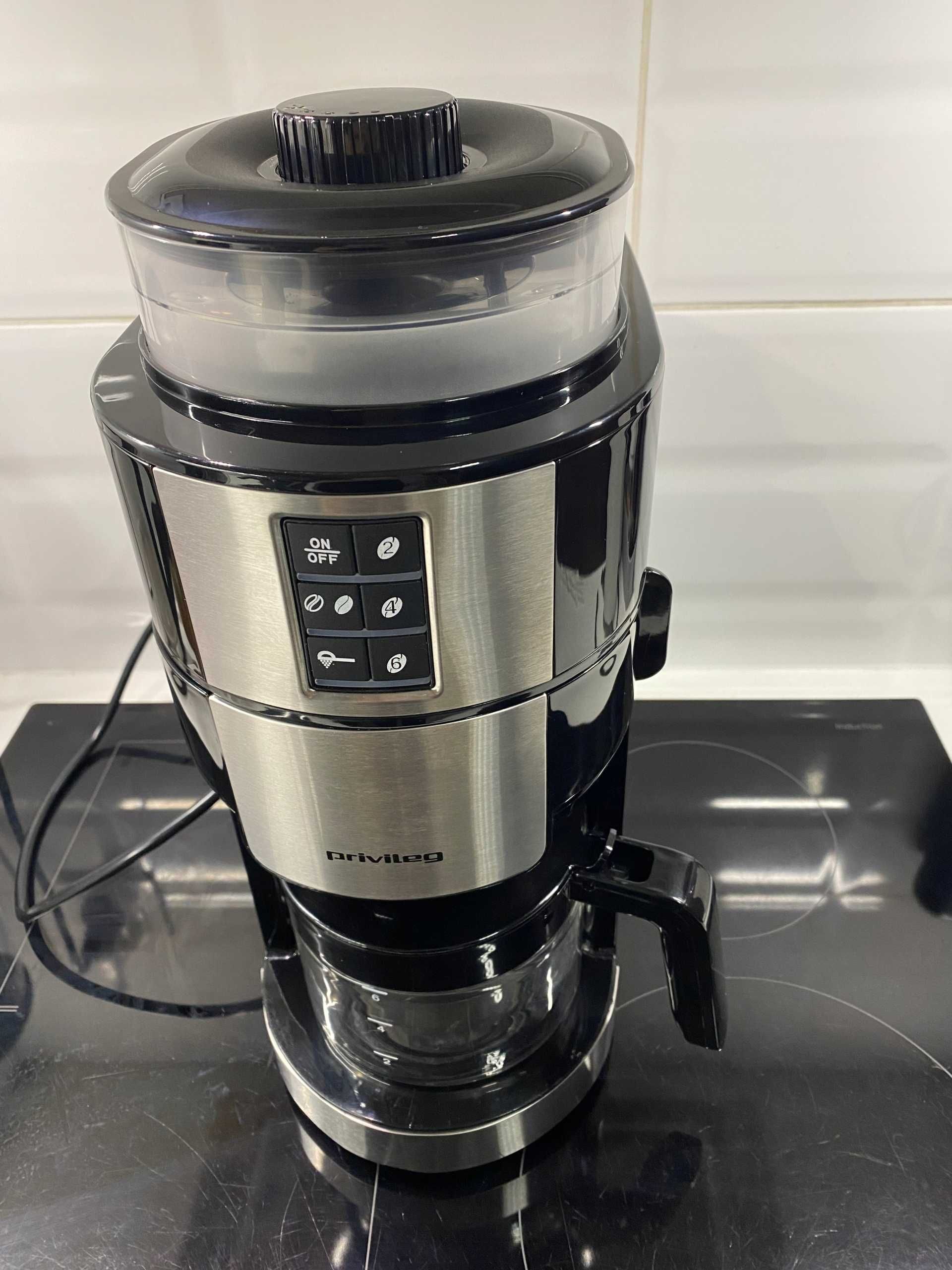 Ekspres przelewowy do kawy z młynkiem mielącym 0,83L 820W