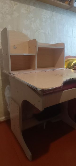 Дитяча парта , стіл