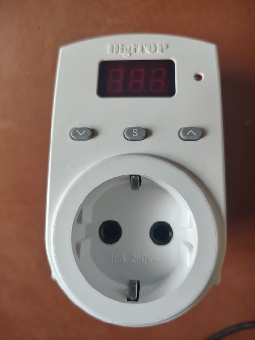 Продам реле напряжения DigiTOP+тройник новые