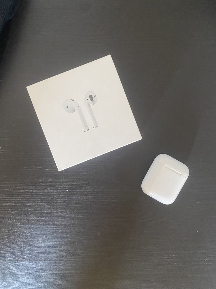 Airpods 2 generacji Case z ładowaniem indukcyjnym