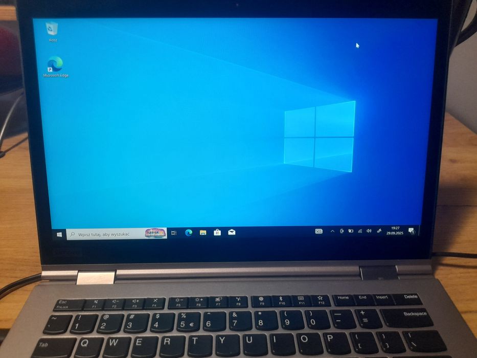 Latop tablet Lenovo ThinkPad X1 Yoga i5 7gen RAM 8gb SSD m.2 128gb