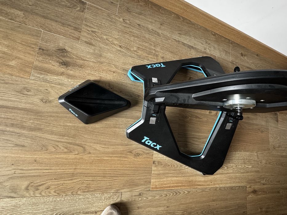 Tacx Neo 2T+Tacx Neo motion plates +suporte roda