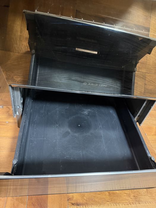 Електроплита з духовкою Ariston,повністю справна, 50х60