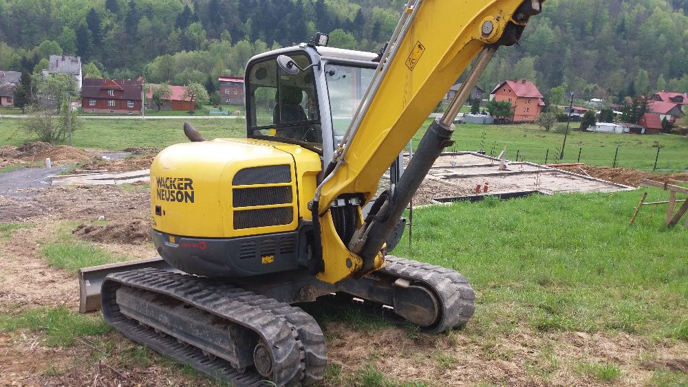 Wynajem koparek 1.7t, 4t, 6t i 8t