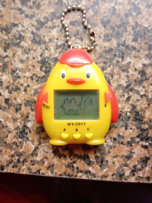 Тамагочи із 90-их ципленок