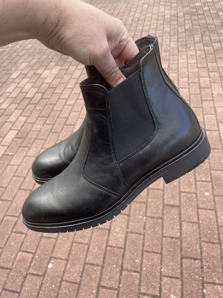 Botas homem pretas novas