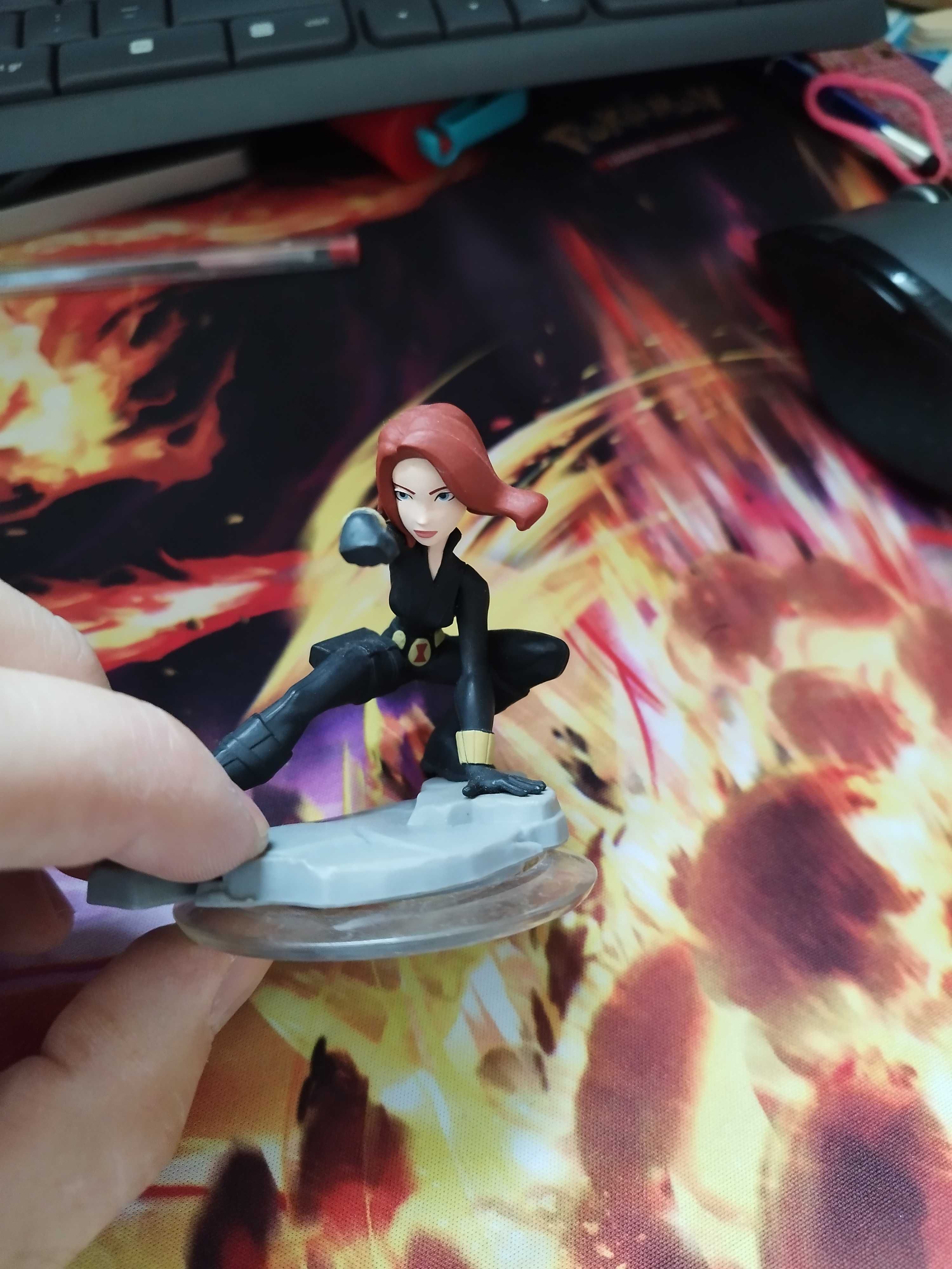 Figura plástica Black Widow da Marvel