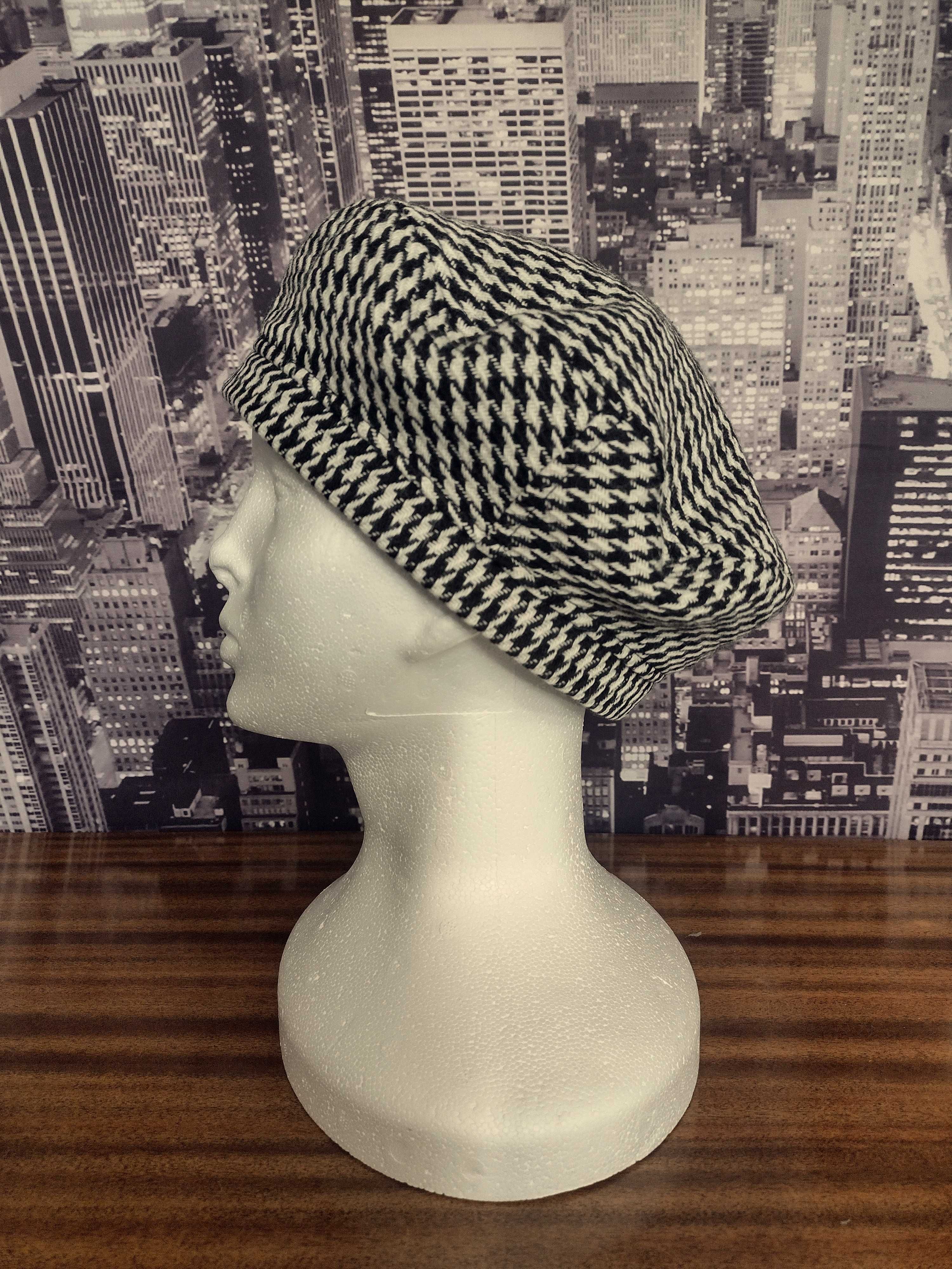 Kurza stopka -  beret hand made