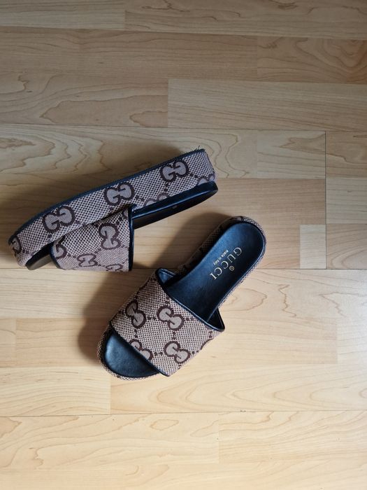 Klapki Gucci Italy
