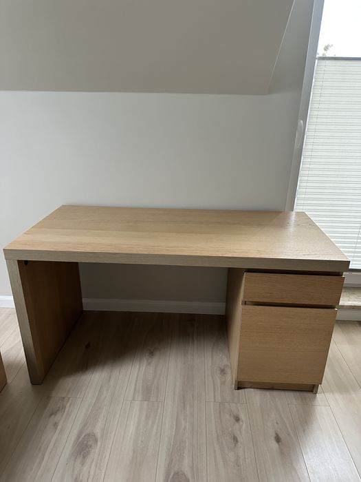 Sprzedam łóżko, biurko, toaletke i lustro