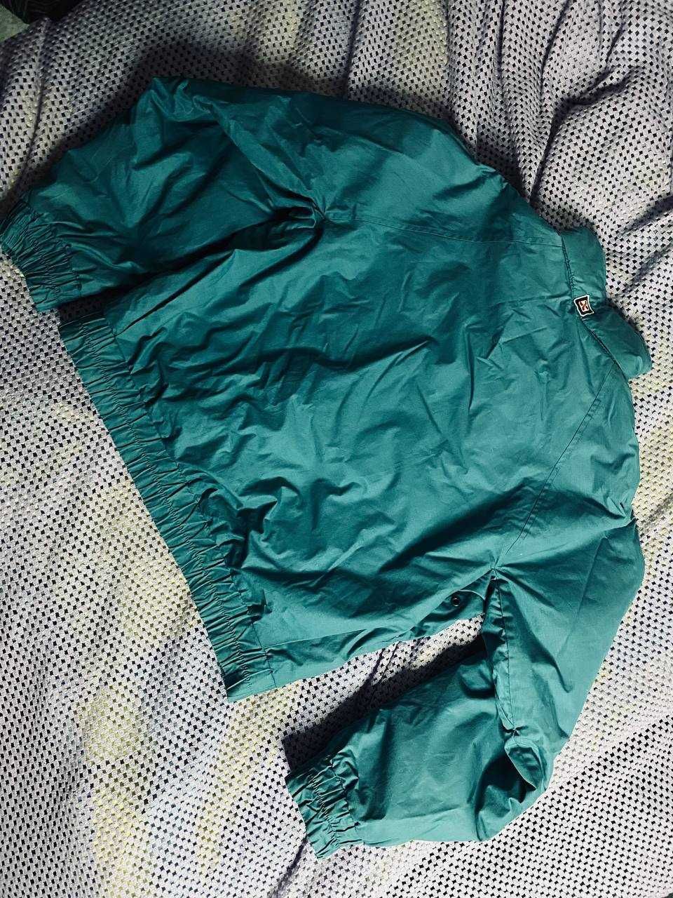Продам женскую куртку