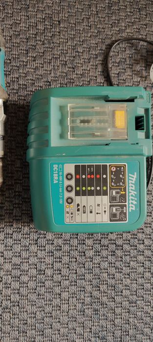 Шуруповерт Makita